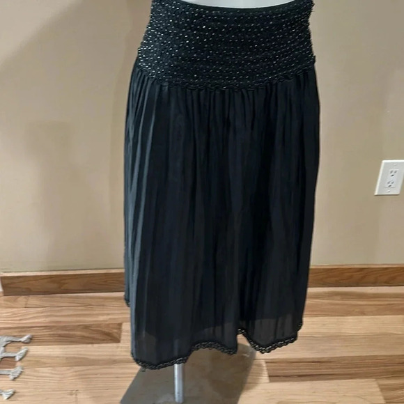 Express Smocked midi skirt 100%Silk - Picture 2 of 8